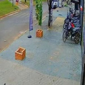 Vídeo mostra batida entre carro e motocicleta em avenida de MT | FOLHAMAX
