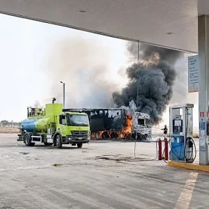 Incêndio em veículo de carga mobiliza operação do Corpo de Bombeiros em VG
