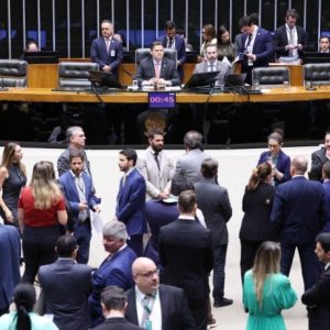 Congresso derruba quatro vetos à LDO de 2026 e libera repasses a municípios