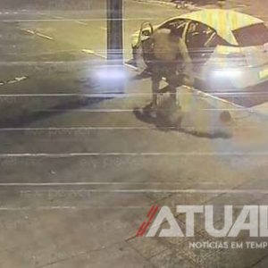 Homem é retirado de carro e abandonado em calçada no Centro de Nova Mutum; Veja vídeo