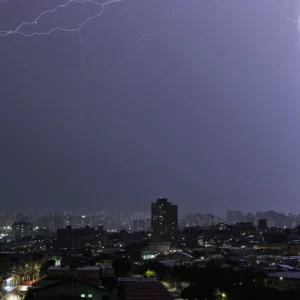 Frente fria mantém risco de temporais no Sudeste hoje (19); veja previsão