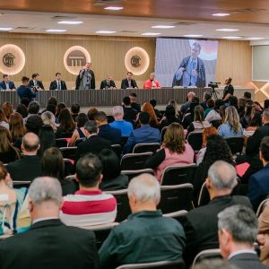 Tribunal de Contas entrega mais 453 certificados e se aproxima de 800 alunos formados no MBA em Gestão de Cidades