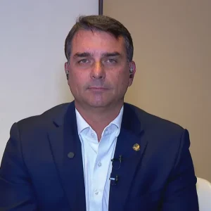 À CNN, Flávio diz que emendas de Frias “não tem vinculação com filme”
