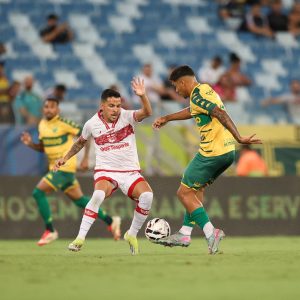 Vivendo jejum na beira do Z-4, Cuiabá recebe o CRB embalado como melhor ataque no 11º confronto da rivalidade • Olhar Direto