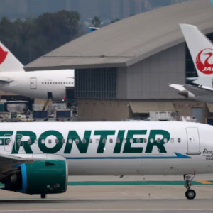 Avião atropela pedestre durante decolagem no aeroporto de Denver, nos EUA