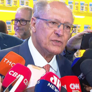 Alckmin volta a elogiar Messias e diz que AGU tem preparo para o STF