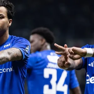Cruzeiro vence, elimina Goiás e vai às oitavas da Copa do Brasil