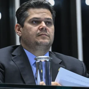 Avanço do fim da 6×1 depende de Alcolumbre e Lula atuará por aprovação
