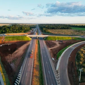 Duplicação da BR-163 em Mato Grosso avança com acostamento em todo o trecho e reforço na segurança viária