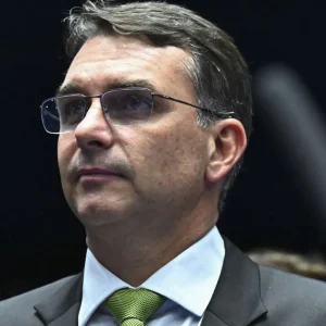 Andrei Roman: Áudio de Flávio não foi exibido antes de pergunta sobre voto