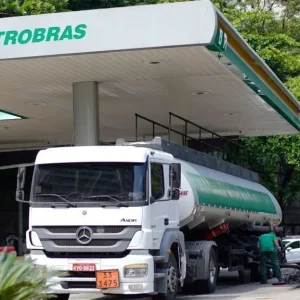 Petrobras aprova adesão à subvenção do governo para combustíveis