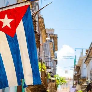 China envia novo pacote de ajuda a Cuba em meio à crescente pressão dos EUA