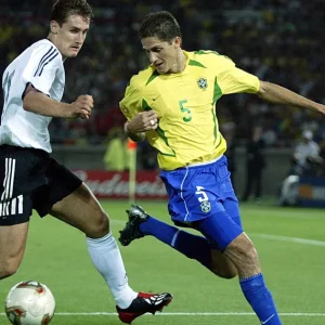 Campeão mundial pelo Brasil vê dificuldade nas laterais da Seleção