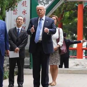 Trump chega à residência oficial do governo chinês em Pequim