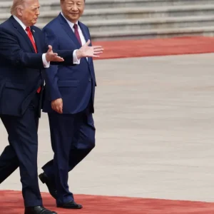 Trump e Xi concordam que Ormuz deve permanecer aberto, diz Casa Branca