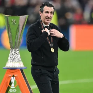 Rei da Europa League: Unai Emery conquista competição pela quinta vez