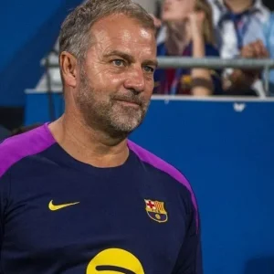 Pai do técnico do Barcelona ​​morre horas antes de jogo contra Real Madrid