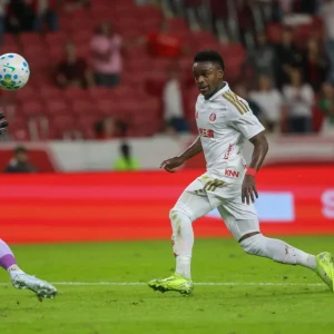Internacional goleia Vasco no Beira-Rio com brilho de Carbonero e Bernabei