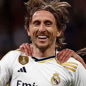 Ídolo do Real Madrid deve anunciar aposentadoria após Copa, diz jornalista