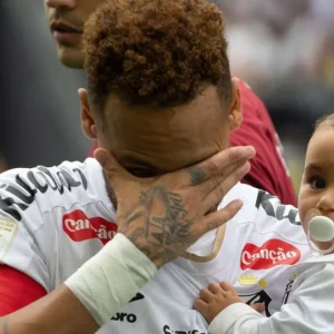 Criança ora por Neymar na Copa, e atacante responde: “Vai dar tudo certo”
