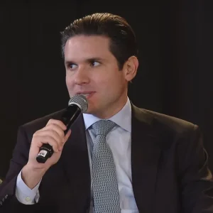 Moraes arquiva inquérito contra Motta por malas que não passaram em raio-x
