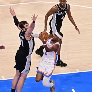 NBA: OKC Thunder vence Spurs e fica a um jogo do título no Oeste