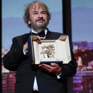 Disucrso de Jane Fonda e homenagem a Peter Jackson dão início a Cannes