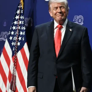 Trump brinca sobre possibilidade de EUA assumirem o controle de Cuba