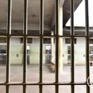 Dois adolescentes são presos com R$ 7,9 mil roubados de residência no interior do Estado • Olhar Direto