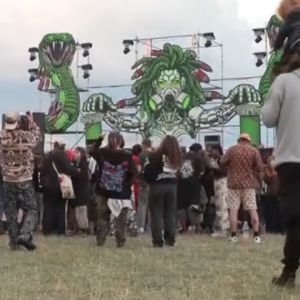 Rave ilegal na França reúne 20 mil pessoas em meio a risco de explosão
