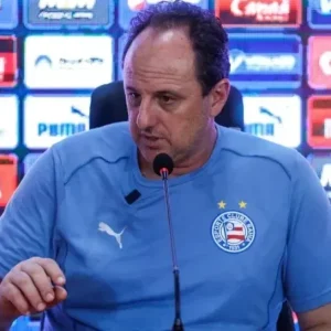 Ceni reage à pressão da torcida do Bahia e comenta sobre possível demissão