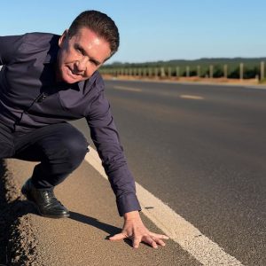 Sérgio Ricardo vistoria obras na BR-163 e aponta suspeita de custos elevados e falhas