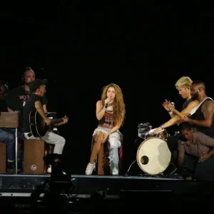 Veja participações especiais reveladas no ensaio de Shakira