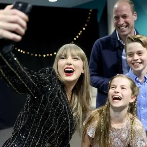 Príncipe William e filhos aguardam convite para casamento de Taylor Swift