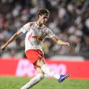 Brasileirão: Vasco perde para Red Bull Bragantino e segue perto do Z4