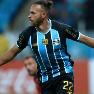 Grêmio vence Palestino e fica perto das oitavas da Copa Sul-Americana