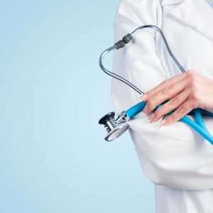 Exercício ilegal da medicina: CFM lança canal contra falsos médicos
