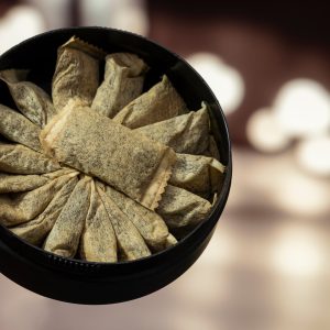Sachês de nicotina têm até 18 vezes mais nicotina que cigarro comum