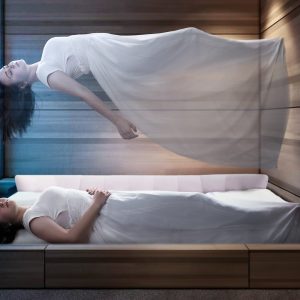 Sensação de sair do próprio corpo: viagem astral é relatada por 1 em cada 5 brasileiros em pesquisa sobre experiências incomuns