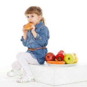 Alimentação infantil: 5 fatores que definem o prato das crianças