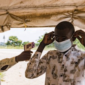 Ebola: EUA alertam americanos a evitar Congo, Uganda e Sudão do Sul por surto; falta de testes atrasa combate