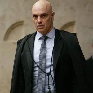 Waack: Crise política se sobrepõe a regras jurídicas no STF