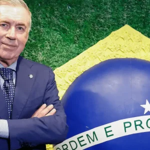 CBF anuncia ampliação de contrato com técnico Carlo Ancelotti