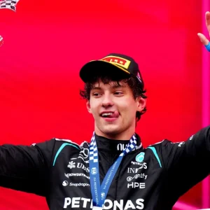 Kimi Antonelli vê Ferrari como ameaça à sequência de vitórias na Fórmula 1
