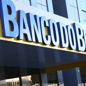 Lucro do Banco do Brasil cai 54% com avanço da crise no agro