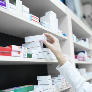 Governo endurece regras para preço de novos medicamentos e limita valores acima dos praticados no exterior