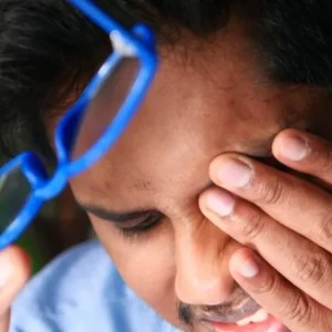 Ceratocone e alergias: existe maneira correta de coçar os olhos?