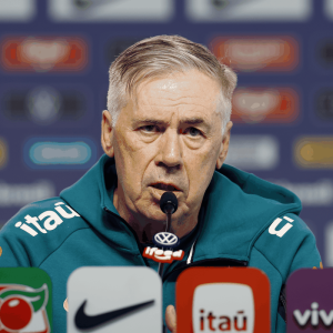 Ancelotti vê Neymar em condição de jogo e acena com Rayan titular