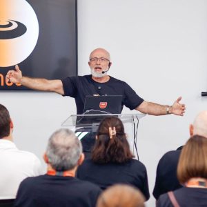 É preciso desaprender para conviver com a IA, explica Silvio Meira 
