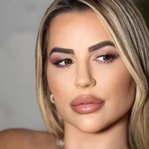 Influencer Deolane Bezerra é presa em operação contra o PCC em SP